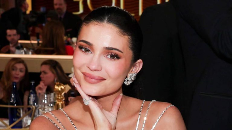 Kylie Jenner’s Stretch Marks Prove How Many Men Need An Anatomy Lesson